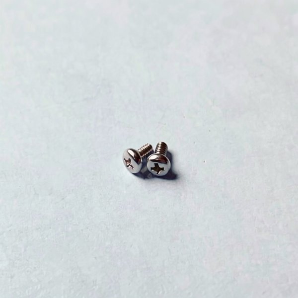 Vis M3x5 mm de fixation platine inférieure